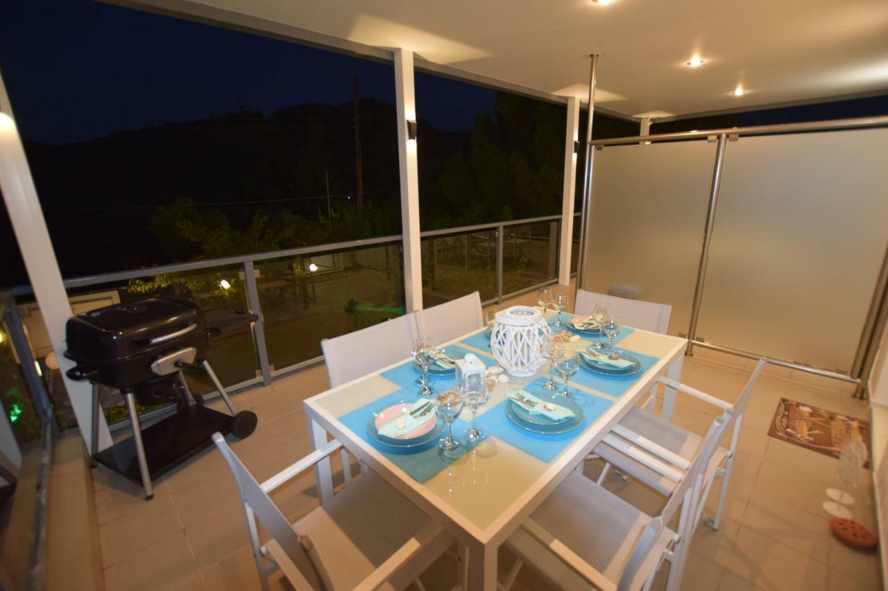 V Luxury Suites Toroni 3 מראה חיצוני תמונה