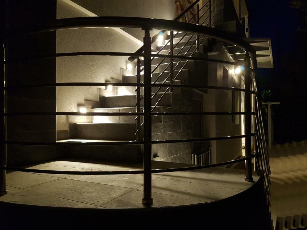 V Luxury Suites Toroni 3 מראה חיצוני תמונה