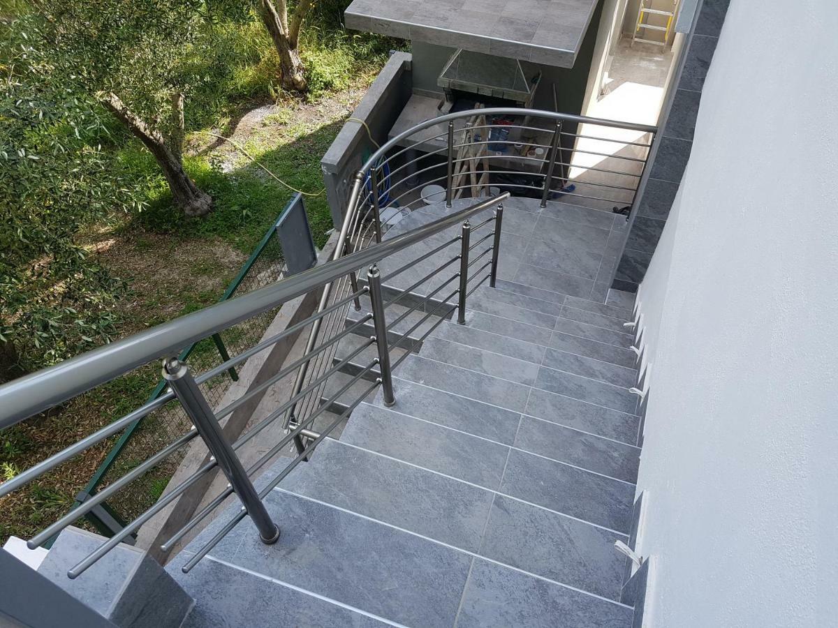 V Luxury Suites Toroni 3 מראה חיצוני תמונה